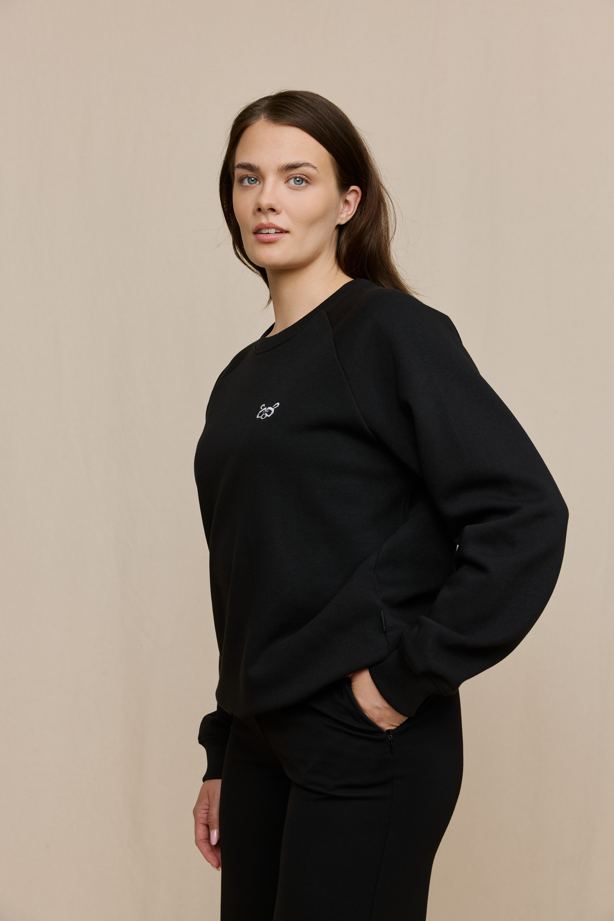 FW41002-999-L_3; Finlayson Pesue Collegepaita Musta / L 