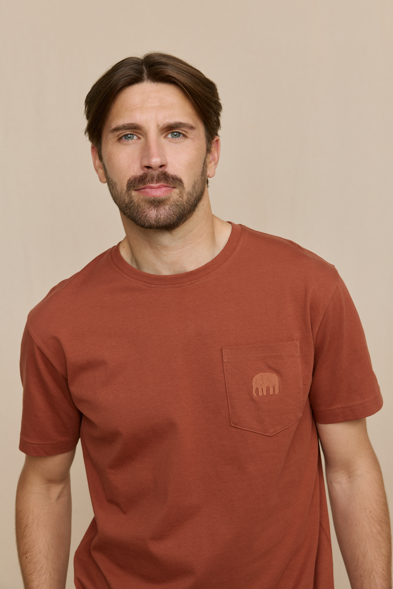 22952641005_1; Finlayson ELEFANTTI T-Paita Kupari / XXL 