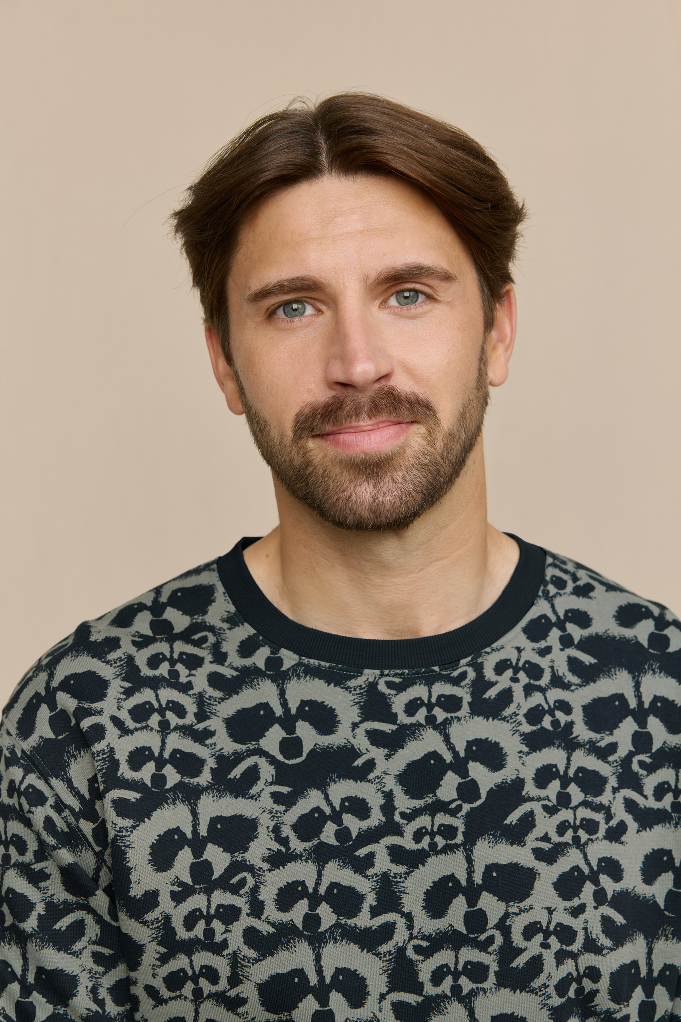 22952634001_1; Finlayson PESUE Collegepusero Tummanvihreä / S 